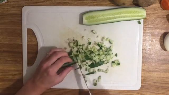 САЛАТ «ОЛИВЬЕ» очень вкусный рецепт со свежим огурцом! |Мои Рецепты смотреть онлайн