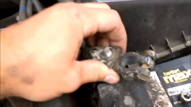 Replacing Battery Terminal Connectors Toyota Avalon смотреть онлайн
