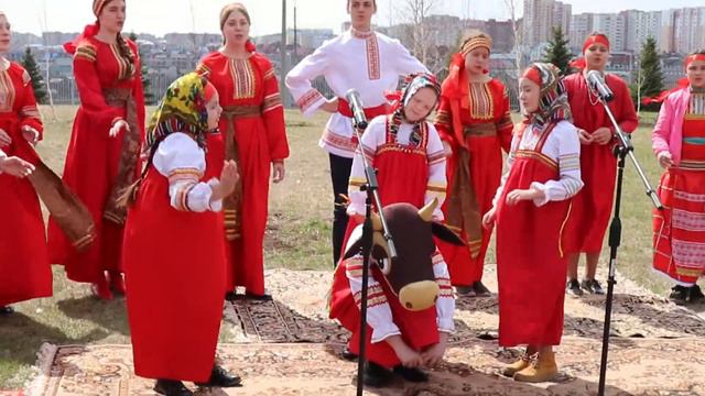 Тёлочка - Хор русской песни "Виноград" смотреть онлайн