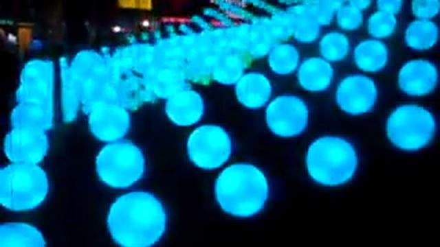 IBM flying pixels at CEBIT 3 смотреть онлайн