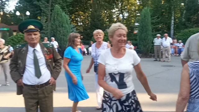 Пусть плачут те, кому мы не достались!!!Танцы в парке Горького!!! Харьков 2021 смотреть онлайн