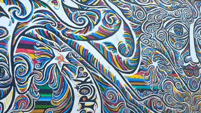 East Side Gallery, Истсайдская галерея, Берлин. Поцелуй Брежнев. Берлинская стена. смотреть онлайн