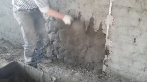 Штукатурка цементно-песчаным раствором с сеткой и маяками