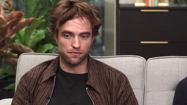 Robert Pattinson on a Twilight reunion Im ready to play 17 at a moments notice смотреть онлайн