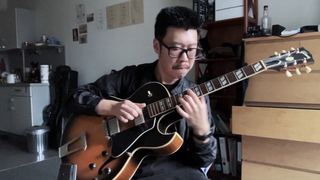 Solo Jazz Guitar - Afternoon In Paris смотреть онлайн