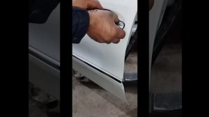 Removing the door handle Mercedes E class w211. Снятие ручки двери мерседес е класс w211.