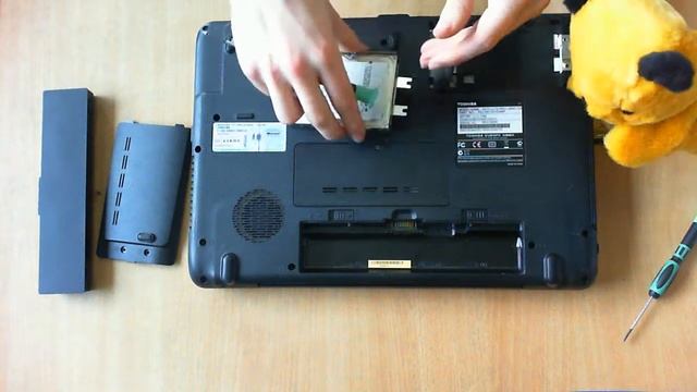 Sooty Changes the Hard Drive Within a Toshiba Satellite Laptop смотреть онлайн