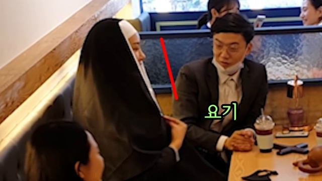 [몰카] Eng CN sub)스님 수녀님이 남매라고?! 부랄친구 목사님 스님 9탄! 이 시리즈는 계속 해야 한다!!! 미남 미녀 커플 숨을 못쉬네 ㅋㅋㅋ (feat.현실남매) смотреть онлайн