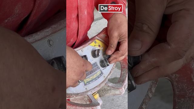 Фрагмент демонтажа колонны методом алмазной резки смотреть онлайн