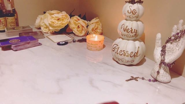 ?PICK-A-CARD | WHAT DO THEIR FRIENDS & SIBLINGS THINK OF YOU?? смотреть онлайн