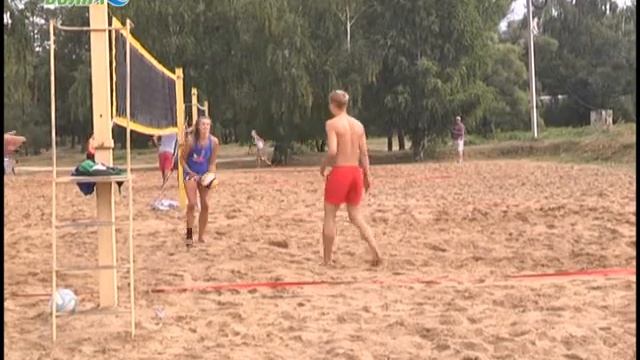 Лето. Солнце. Волейбол. На берегу Волги состоялся турнир по пляжному волейболу смотреть онлайн