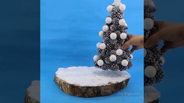 10 Christmas Decoration Ideas at Home using Pine Cones! Christmas 2022 смотреть онлайн