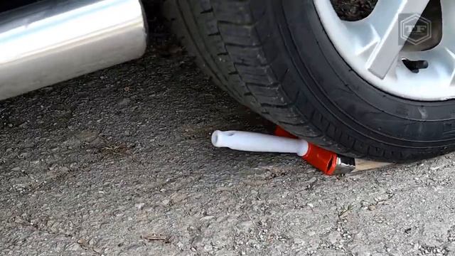 Машина против шара из ЗАЖИГАЛОК