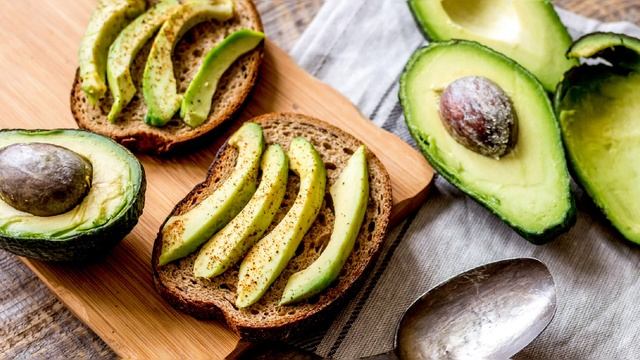 6 полезных продуктов которые рекомендуют Диетологи. Полезные свойства! смотреть онлайн