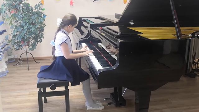 Гиниятова Айлина 1 класс, П Берлин Марширующие поросята УНП Ой ты, дивчина смотреть онлайн