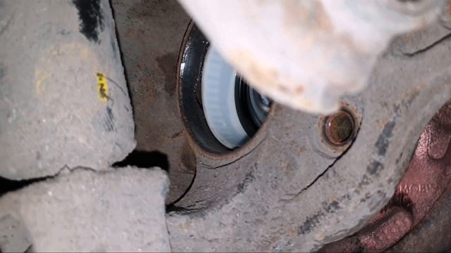 Kia Sportage ошибка ABS C1210 Whell speed sensor rear-rh range / performance / intermittent смотреть онлайн