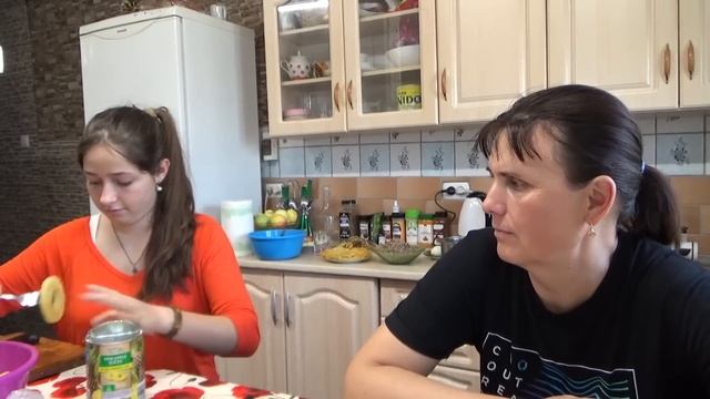 В знак благодарности накрыли праздничный стол