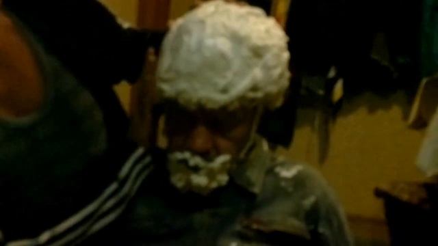 пьяные в гермашлеме из монтажной пены смотреть онлайн