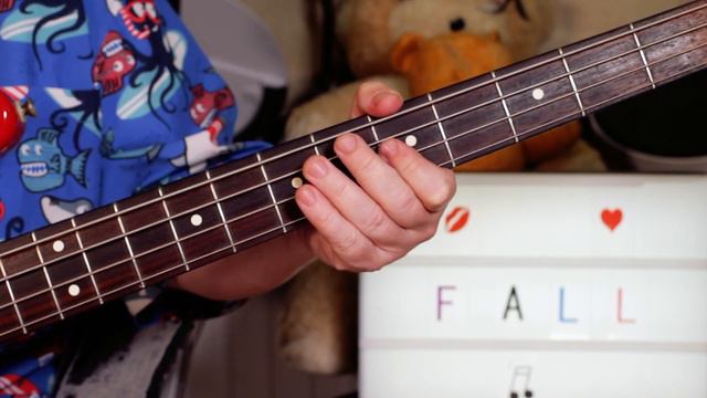 '50 Year Old Man' The Fall Guitar, Banjo & Bass Lesson смотреть онлайн