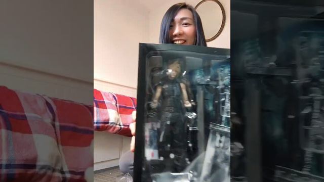 Cloud Strife - Final Fantasy VII Remake Play Arts KAI (UNBOXING) смотреть онлайн
