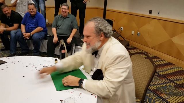 Johnny ace magic close up Super cool magic trick ala AGT STYLE #philatv смотреть онлайн