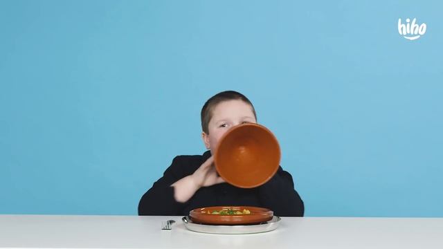 Kids Try Moroccan Food | Kids Try | HiHo Kids смотреть онлайн