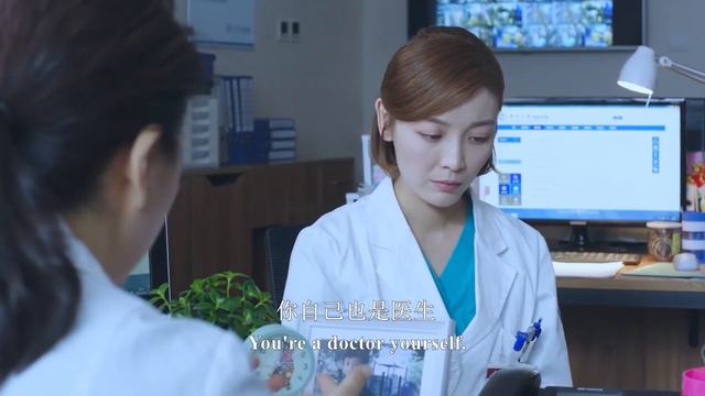 窮醫生父親來城裡看病沒地方住，小實習生竟然二話不說就讓他們一家住上豪宅！ep31-1 смотреть онлайн