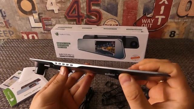 Обзор металлического видеорегистратора зеркала NAVITEL MR155 NV.mp4 смотреть онлайн