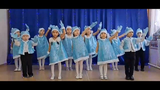 Старшая группа "Ымыычаан" песня "Утулукчээн". Рук: Сивцева А. Ф., Егорова Е. Д., Степанова В. В. смотреть онлайн