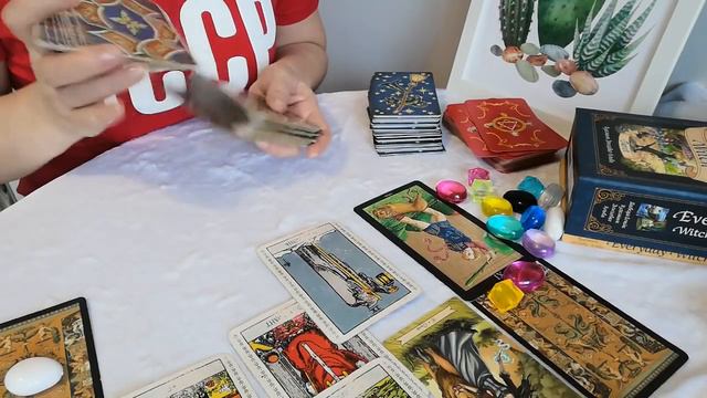 Новый знакомый. Сложаться ли отношения? Как он к вам относится на данный момент? смотреть онлайн