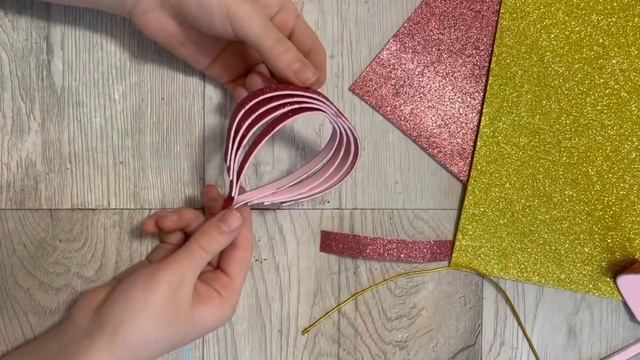 НОВОГОДНИЕ ИГРУШКИ на ЁЛКУ своими руками Ёлочное украшение из ФОАМИРАНА / Зимние поделки смотреть онлайн