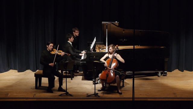 Felix Mendelssohn Piano Trio no. 1 in D minor смотреть онлайн