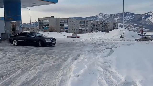 Audi s8 v10 5,2 QUATTRO смотреть онлайн