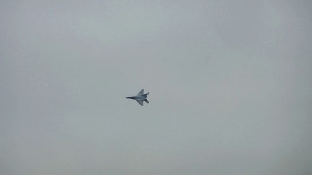 МАКС-2017. Лётчик-испытатель М.А. Беляев на МиГ-29М2 выполняет демонстрационный полёт.