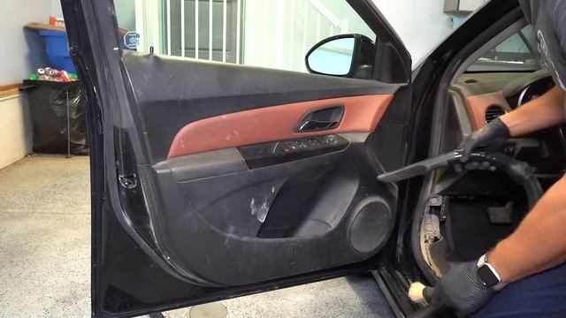 Deep Cleaning The Most INSANELY Dirty Car! | The Detail Geek смотреть онлайн