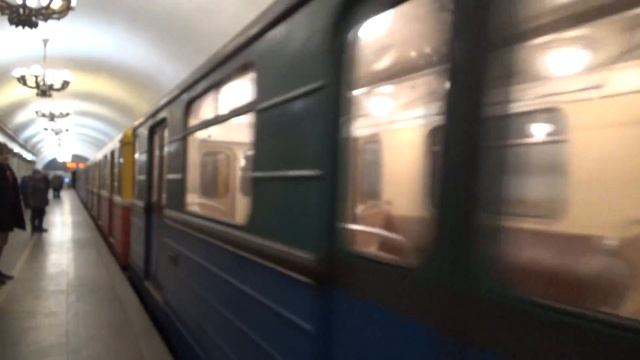 Поезд «Путеизмеритель» на станции Павелецкая смотреть онлайн