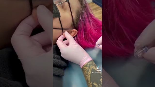 Stretching ears from 2g to 0g смотреть онлайн