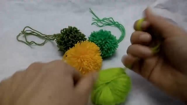 Помпоны из пряжи. Лёгкий и быстрый способ делать помпоны своими руками