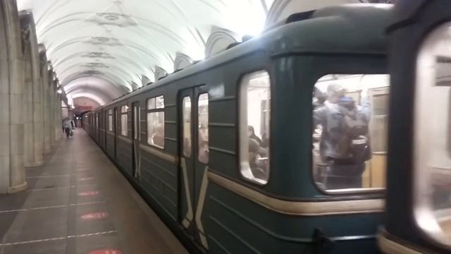 81-717/714 На станции Павелецкая смотреть онлайн