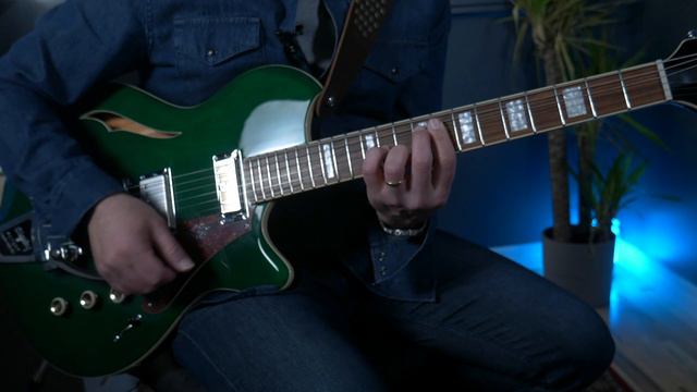 How to Play Hip Maj7 Chord Voicings for the Guitar (with TABS)! смотреть онлайн