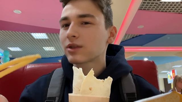 БОУЛИНГ ПОШЕЛ НЕ ПО ПЛАНУ (влог) смотреть онлайн