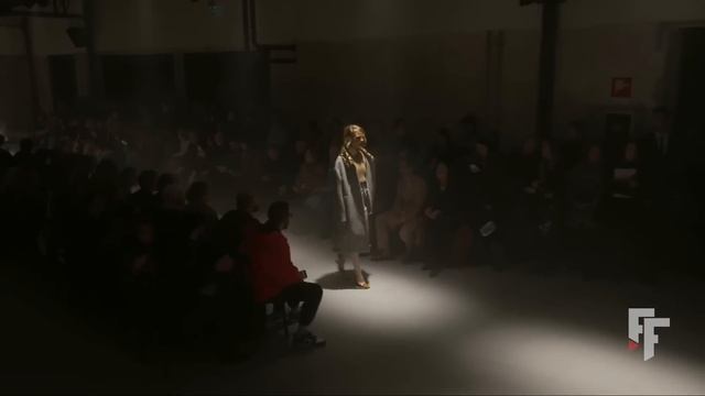 Nº21 | Fall Winter 2023/2024 | Full Show смотреть онлайн