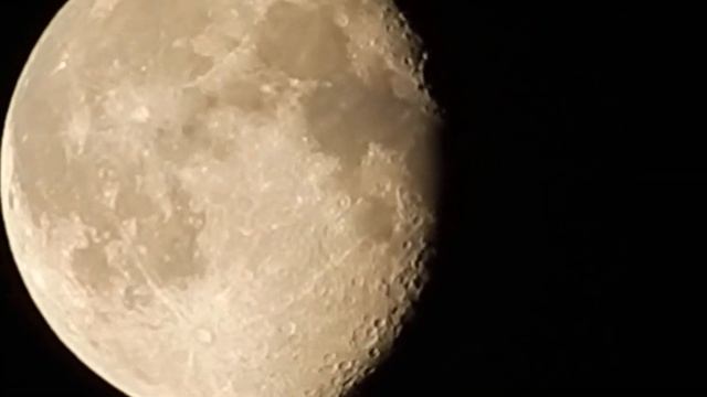 Nikon L820 Moon Zoom