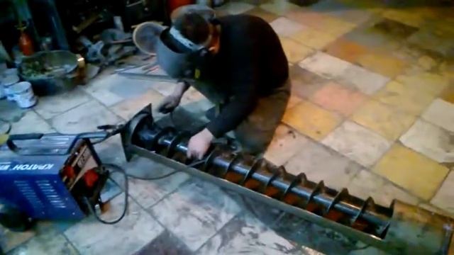 Шнековый наполнитель мешков. смотреть онлайн