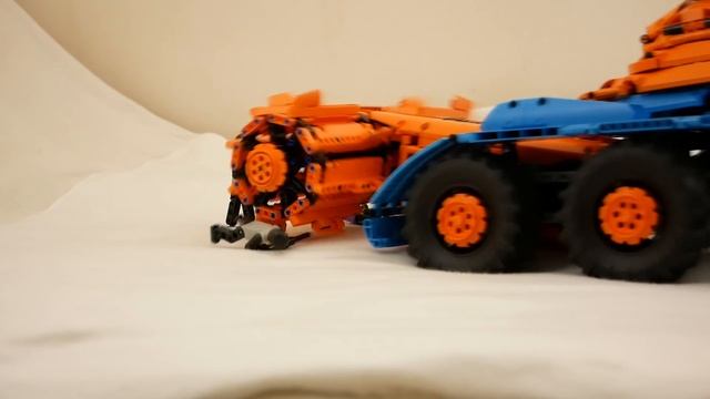 LEGO Technic Red Alert 3 GRINDER Tank смотреть онлайн