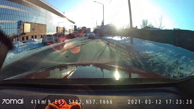 Движение во встречном направлении по односторонке г.Тюмень ул.Ямская KIA CERATO ГН Т353ХМ86 смотреть онлайн