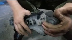 замена заднего сайлентблока переднего рычага и шаровой (Chevrolet Aveo 2014 года)