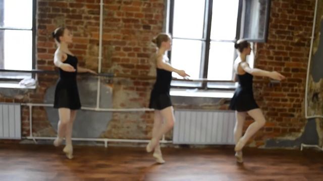 Репетиция экзамена по классике. 1 курс (2 группа). Педагог Альфия Гареева смотреть онлайн