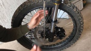 Устранение течи масла из-под сальника пера вилки за 10 минут. Минск х250