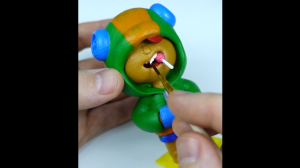 Раскрашиваю Леона из Brawl Stars. Бравл Старс  раскраска.